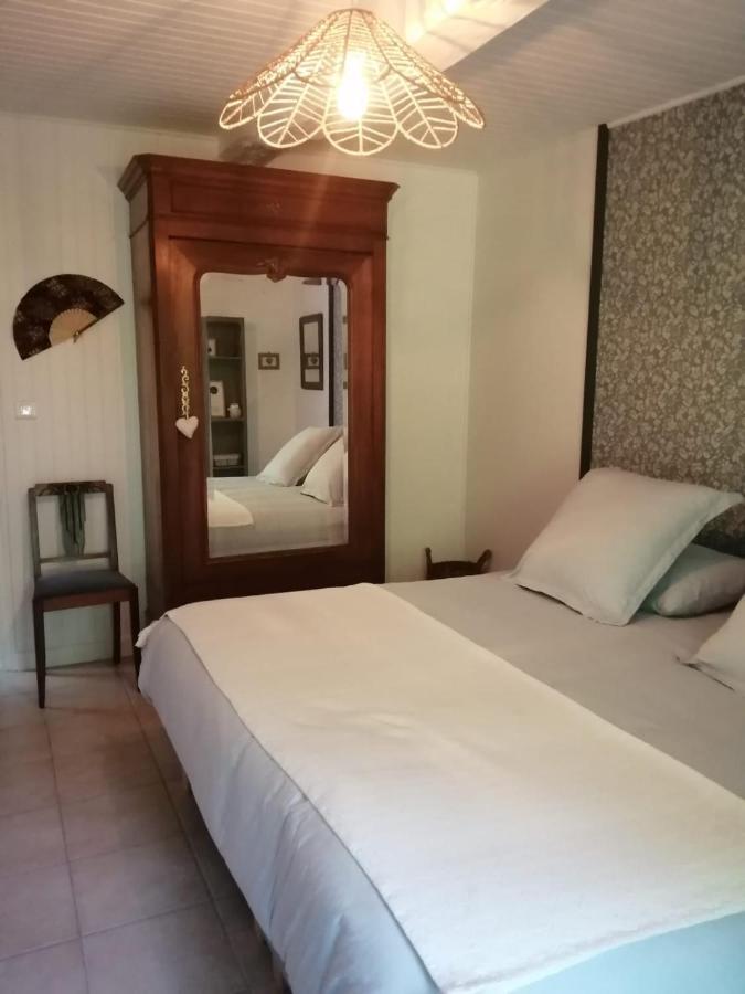 Bed and Breakfast La Parenthèse Saint-Étienne-du-Bois Esterno foto